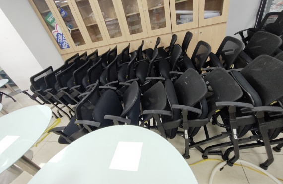 Nhận thu mua bàn ghế văn phòng cũ trọn gói tại tphcm